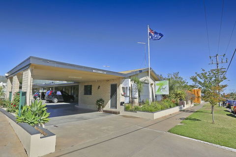 7th Street Motel - Accommodation Cairns 1