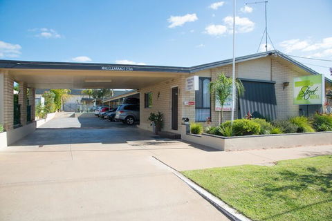 7th Street Motel - Accommodation Cairns 2