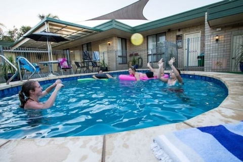 7th Street Motel - Accommodation Cairns 3