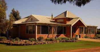 Adinfern Estate - Accommodation Cairns 0