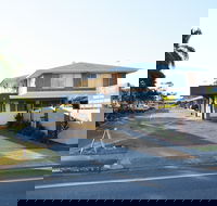 Rover Holiday Units - Accommodation Cairns