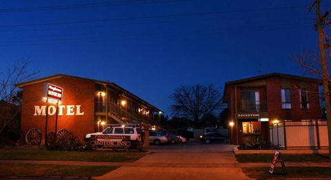 Ploughmans Motor Inn - Accommodation Cairns 3