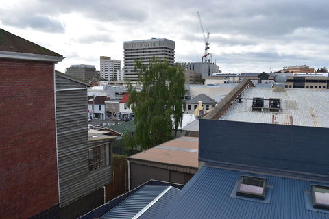 Hobarts Accommodation & Hostel - Accommodation Cairns 2