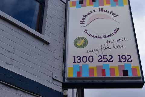Hobarts Accommodation & Hostel - Accommodation Cairns 3
