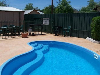 Green Gables Motel - Accommodation Cairns 0
