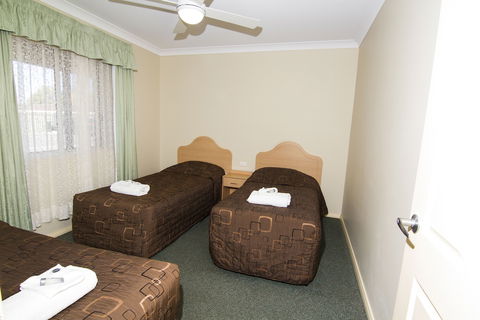Green Gables Motel - Accommodation Cairns 2