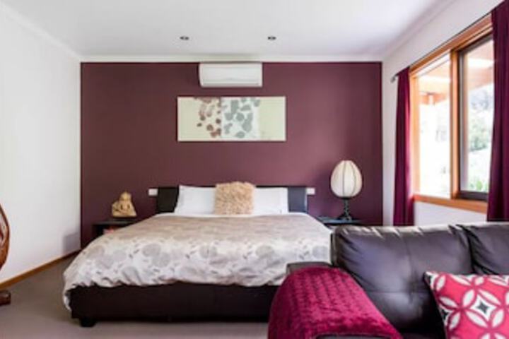 Mount Macedon VIC Accommodation Cairns
