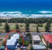 Beach Views on Marine 3 / 26 Marine Parade - Accommodation Cairns