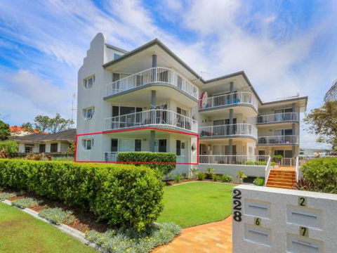 Beach Views On Marine 3 / 26 Marine Parade - Accommodation Cairns 5