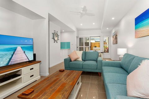Beach Haven On The Beach - Accommodation Cairns 2
