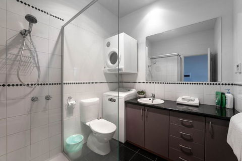 Raffless - Accommodation Cairns 2