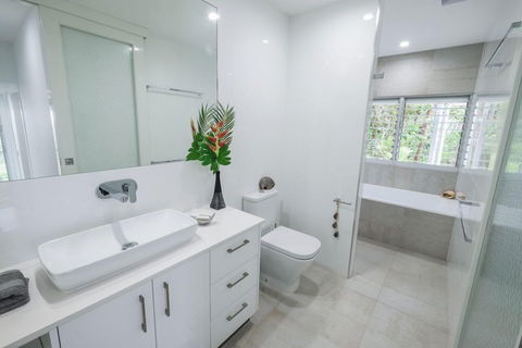 Bellevue Airlie Beach - Accommodation Cairns 4