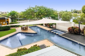 City Stadium Apartment On The Riverfront - Accommodation Cairns 1