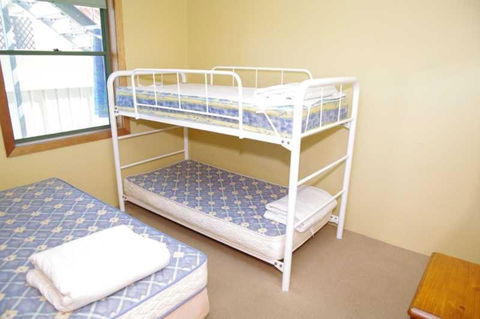 Beachfront 1 25 Willow Street - Accommodation Cairns 6