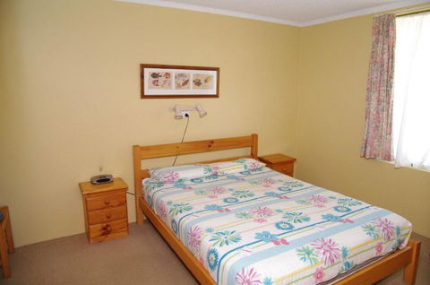 Beachfront 1 25 Willow Street - Accommodation Cairns 5