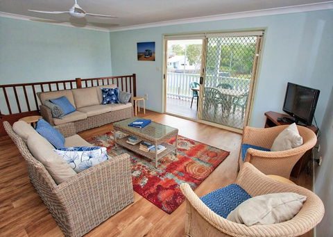 Bimbimbi 1 11 Willow Street - Accommodation Cairns 2