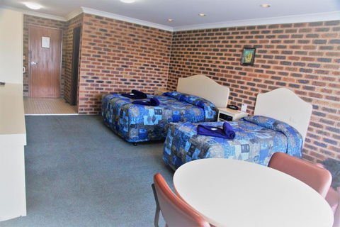 Big Trout Motel - Accommodation Cairns 2