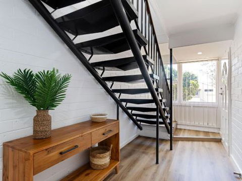 The Norburn 3 Norburn Avenue Aircon Boat Parking Close To Water & Clubs - Accommodation Cairns 5