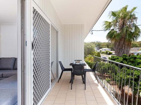 The Norburn 3 Norburn Avenue Aircon Boat Parking Close To Water & Clubs - Accommodation Cairns 3