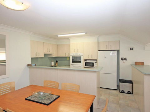 4 Skyline 12 Thurlow Avenue Air Conditioned & WIFI - Accommodation Cairns 2