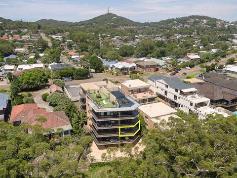 4 Skyline 12 Thurlow Avenue Air Conditioned & WIFI - Accommodation Cairns 5