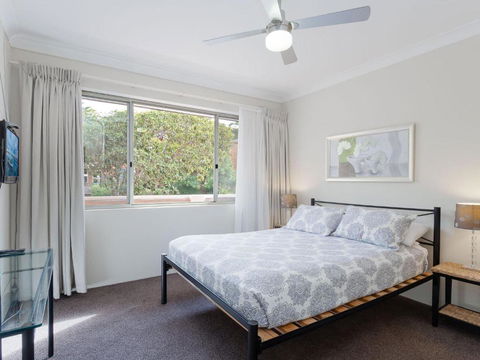 2 Bronte Court 17 Magnus Street Air Con Complex Pool & Centrally Located - Accommodation Cairns 5