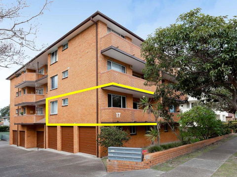 2 Bronte Court 17 Magnus Street Air Con Complex Pool & Centrally Located - Accommodation Cairns 4