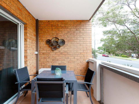 2 Bronte Court 17 Magnus Street Air Con Complex Pool & Centrally Located - Accommodation Cairns 2