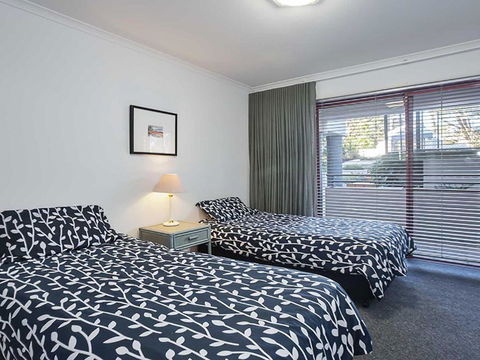 13 Le Vogue 16 Magnus Street Close To The Marina & Beautiful Views Of Nelson Bay Marina - Accommodation Cairns 4