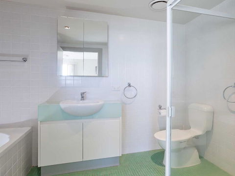 11 Bayview Apartment 42 Stockton Street Right In The CBD Of Nelson Bay With Water Views - Accommodation Cairns 4