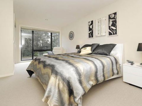 Bagnall Views 2 / 161 Government Rd Stylish & Modern Duplex Across The Road To The Waters Edge - Accommodation Cairns 1