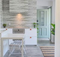 Quiet Pet Friendly Home 3 houses to beach entry with Private Pool Walk to Shops - Accommodation Cairns