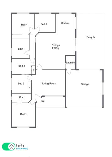 Roselawn Entertainer Large & Luxurious Sleeps 12 - Accommodation Cairns 1
