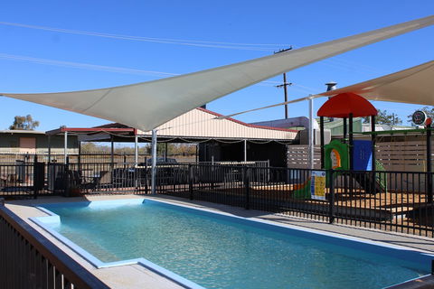 Sunshine Gardens Bourke Resort - Accommodation Cairns 3