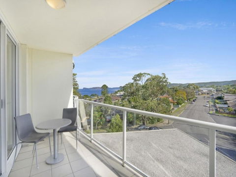 Hinterland Luxury 1 Bedroom Hinterland View Apt - Accommodation Cairns 5