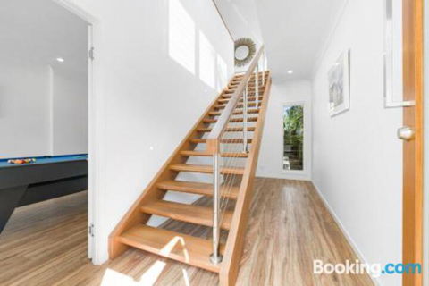 Mudjimba Island Beach House - Accommodation Cairns 2