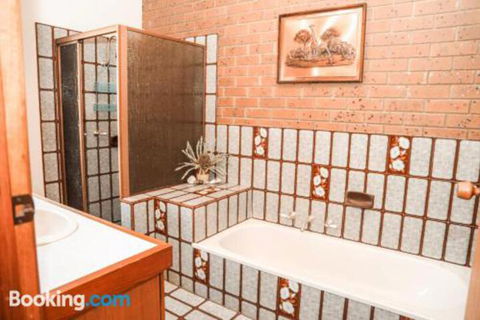 Banksia Beach House - Accommodation Cairns 4