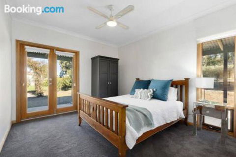 Mosss Place - Accommodation Cairns 0