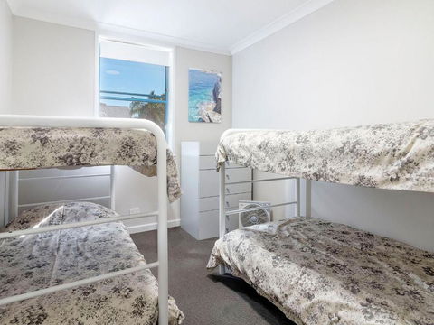 Across The Road From The Beach! - Accommodation Cairns 2