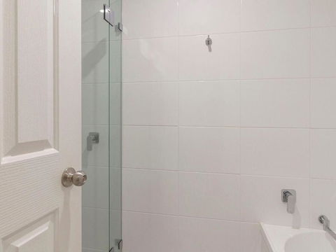 Across The Road From The Beach! - Accommodation Cairns 6