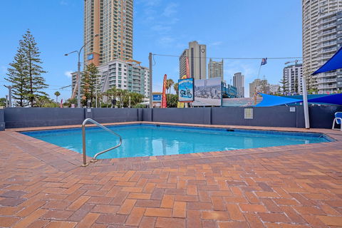Beachside Views With Pool & Netflix - Accommodation Cairns 0