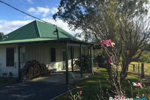 Old Schoolmasters Cottage On The Barrington River - Accommodation Cairns 0