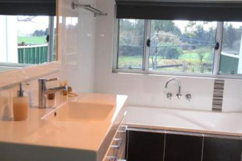 Old Schoolmasters Cottage On The Barrington River - Accommodation Cairns 4