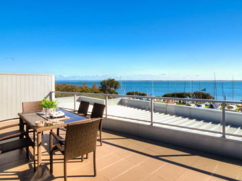 Bayside Views - Accommodation Cairns 6