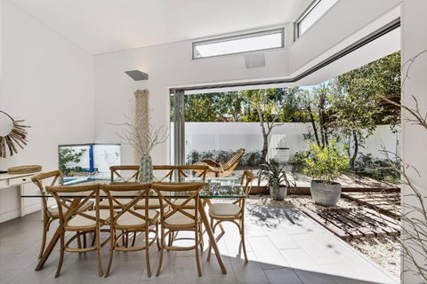 Ultimate Light & Space Noosa Heads - Accommodation Cairns 2