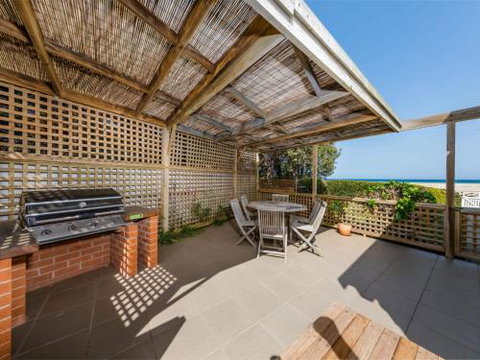 THE BEACH HOUSE Gerroa 4pm Check Out Sundays - Accommodation Cairns 1