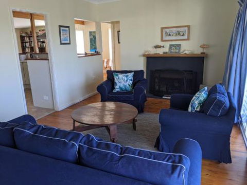 Seagrass Beach House At Hyams 4pm Check Out Sundays - Accommodation Cairns 6