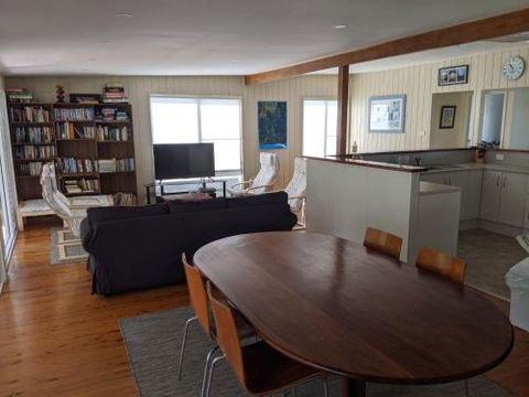 Seagrass Beach House At Hyams 4pm Check Out Sundays - Accommodation Cairns 5