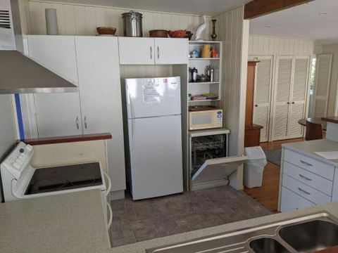 Seagrass Beach House At Hyams 4pm Check Out Sundays - Accommodation Cairns 1