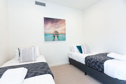 Enjoy Penthouse Living In The CBD - Accommodation Cairns 2